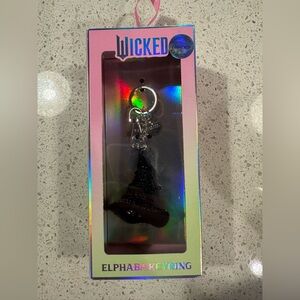 Wicked Official Elphaba Thropp Black Hat Keyring NIB Limited Edition - only one